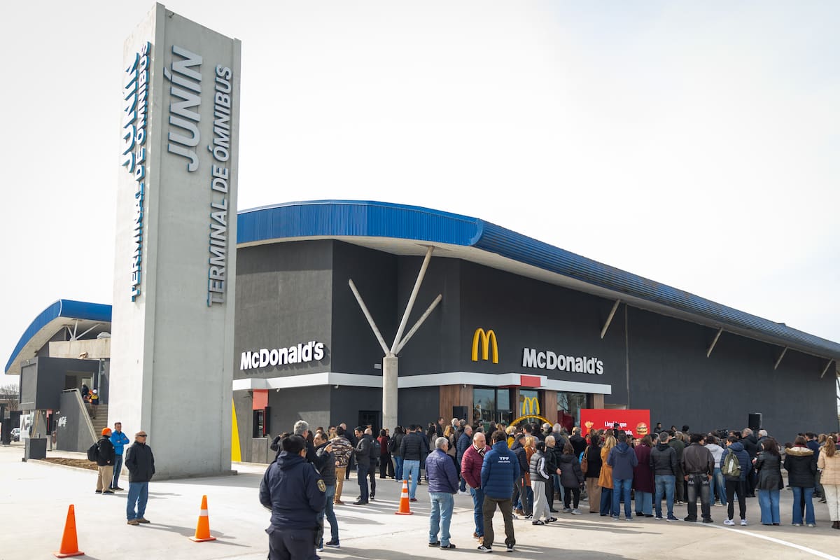 El local Nº 234 de McDonald’s es el primero de la Nueva Terminal de Ómnibus de Junín, ubicada en la intersección de la Ruta 7 y la Avenida de Circunvalación.