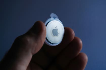 El localizador de Apple Airtag se convirtió en un accesorio de espionaje en esta producción periodística