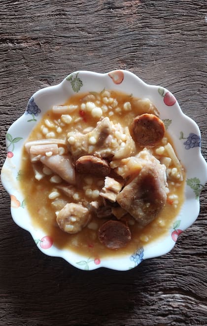 El locro de El Pobre Gaucho, receta Flavia Palomino Leuyacc.