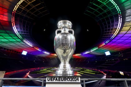El logo de la Euro 2024 fue presentado en el estadio olímpico de Berlín con un magnífico show de luces