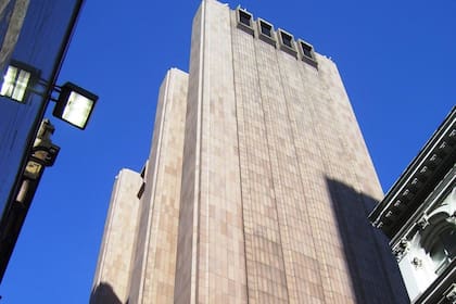 El Long Lines Building en Nueva York, un edificio que causa misterio