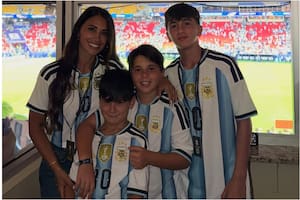 El look de Anto Roccuzzo para el debut de la Argentina en el Mundial