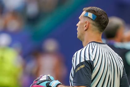 El look de Dibu para el partido en Miami