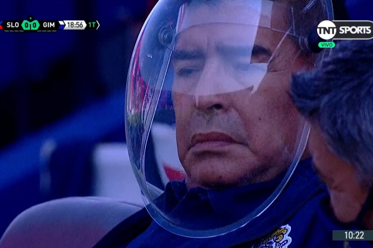 El look de Maradona en San Lorenzo vs. Gimnasia