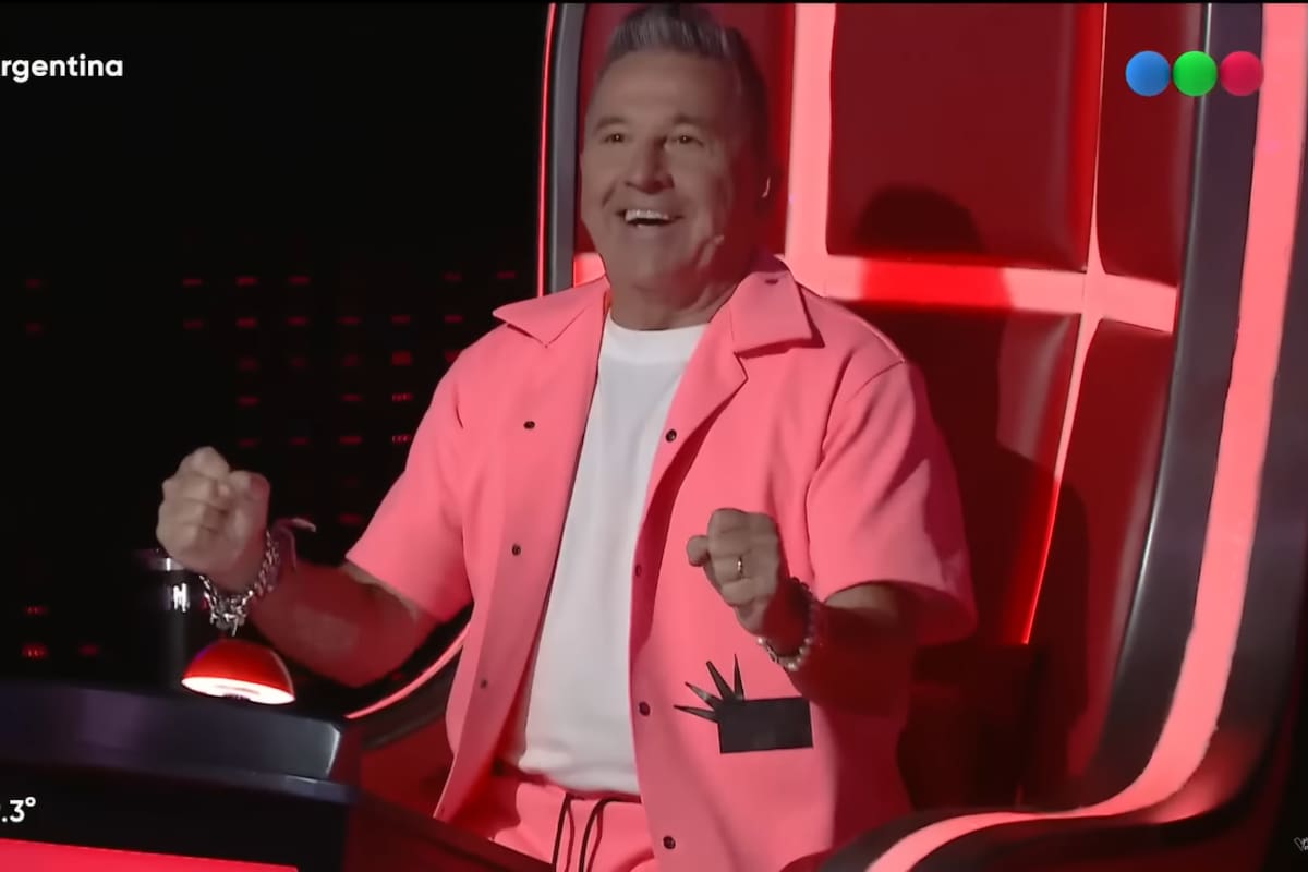 El look de Ricardo Montaner fue uno de los más comentados en redes (Foto: Captura de video)
