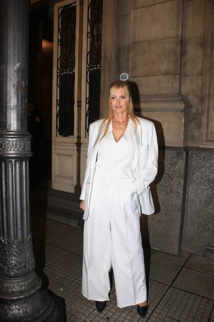 El look de Yuyito González para asistir al Teatro Colón junto a Javier Mieli