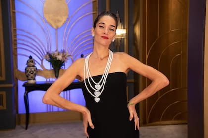 El look elegante de Juana Viale para este domingo de pascuas