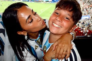 El look que eligió Anto Roccuzzo para apoyar a la selección argentina en la semifinal contra Inglaterra