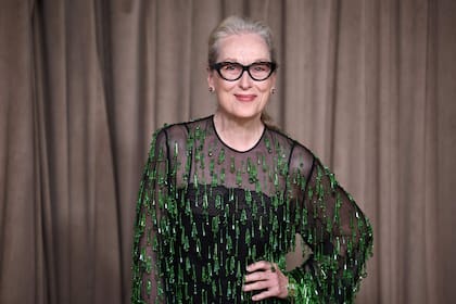 El look se completó con anteojos cat eye que le aportaron personalidad al carisma hipnótico de Streep