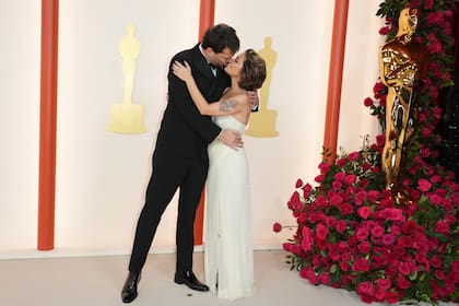El look simple y sensual de Dolores Fonzi en la alfombra de los Oscar