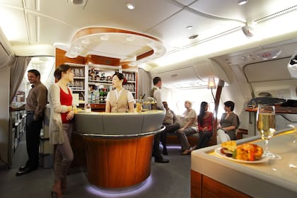 El Lounge del A380 es el único bar que opera en las nubes