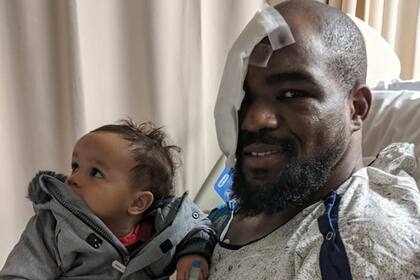 El luchador se desmayó en medio del bosque y, según un médico, su corazón estuvo paralizado