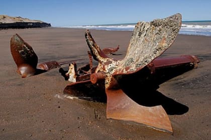 El Ludovico podía verse desde la costa pero cada vez son menos las partes que quedan en la playa. Según el diario Río Negro, la hélice también ha desaparecido.