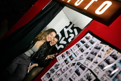 El lugar cuenta con cabina de fotos gratis, para dejar en el recuerdo la visita