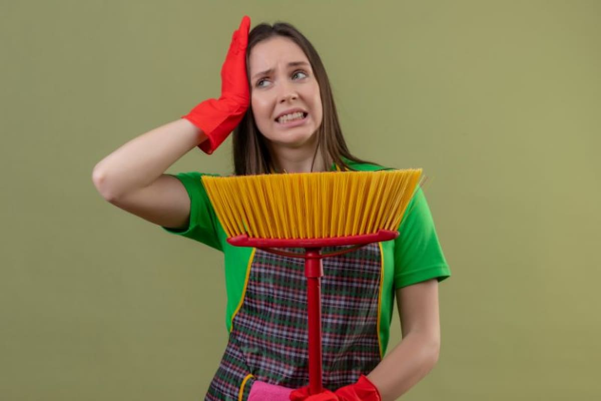 El lugar de la casa en que se guarda la escoba puede tener grandes consecuencias en la energía del hogar (imagen ilustrativa)