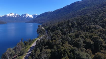 El lugar de la toma en el Lago Mascardi