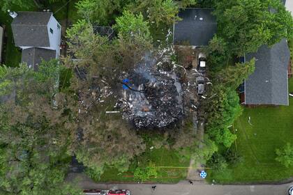 El lugar de una explosión en una casa en Lake Zurich, Illinois, el 5 de junio del 2024. (Stacey Wescott/Chicago Tribune via AP)