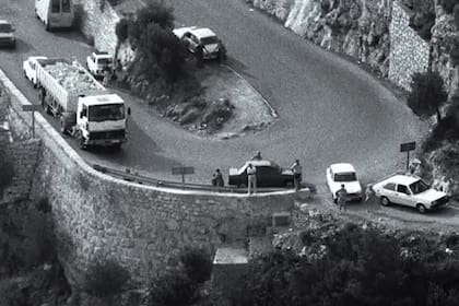 El lugar exacto donde el auto en el que viajaban Grace Kelly y su hija Estefanía se salió de la ruta y cayó 30 metros por un barranco.