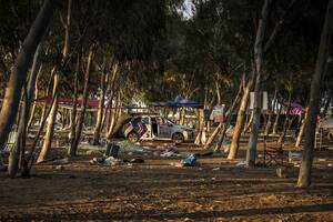 El lugar del ataque en el festival de música en Israel, cerca de la frontera con la Franja de Gaza. (Sergey Ponomarev/The New York Times)