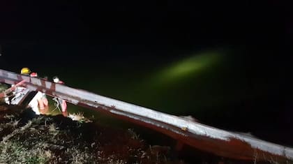 El lugar en donde cayó la camioneta en la que iban las hermanas