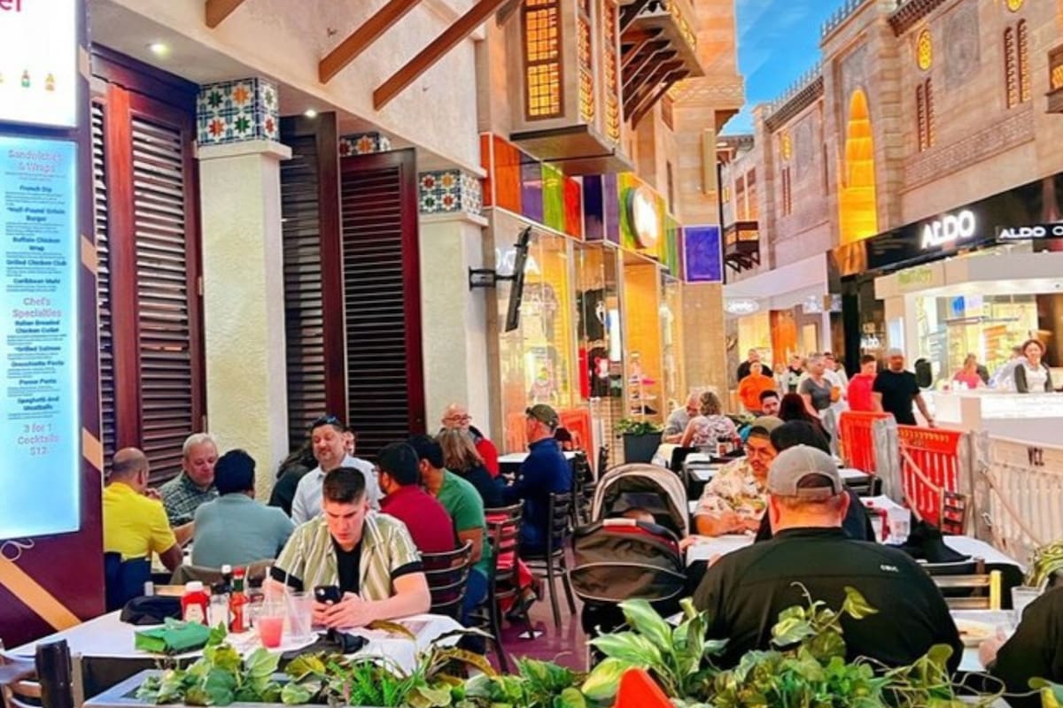 El lugar es conocido por sus almuerzos económicos