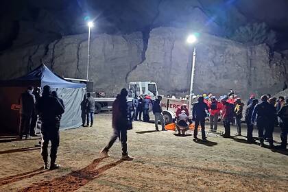 El lugar montado para la llegada del cuerpo de Julia Horn en el autódromo