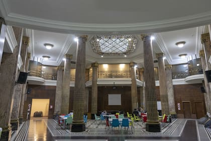El lujoso salón donde los clientes esperaban ser atendidos