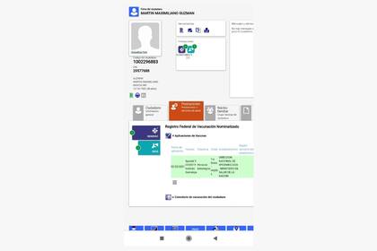 El lunes 22 por la tarde, casi un mes después de su vacunación, apareció en el perfil de SISA de Martín Guzmán el registro de su inoculación. También la de todo su equipo.