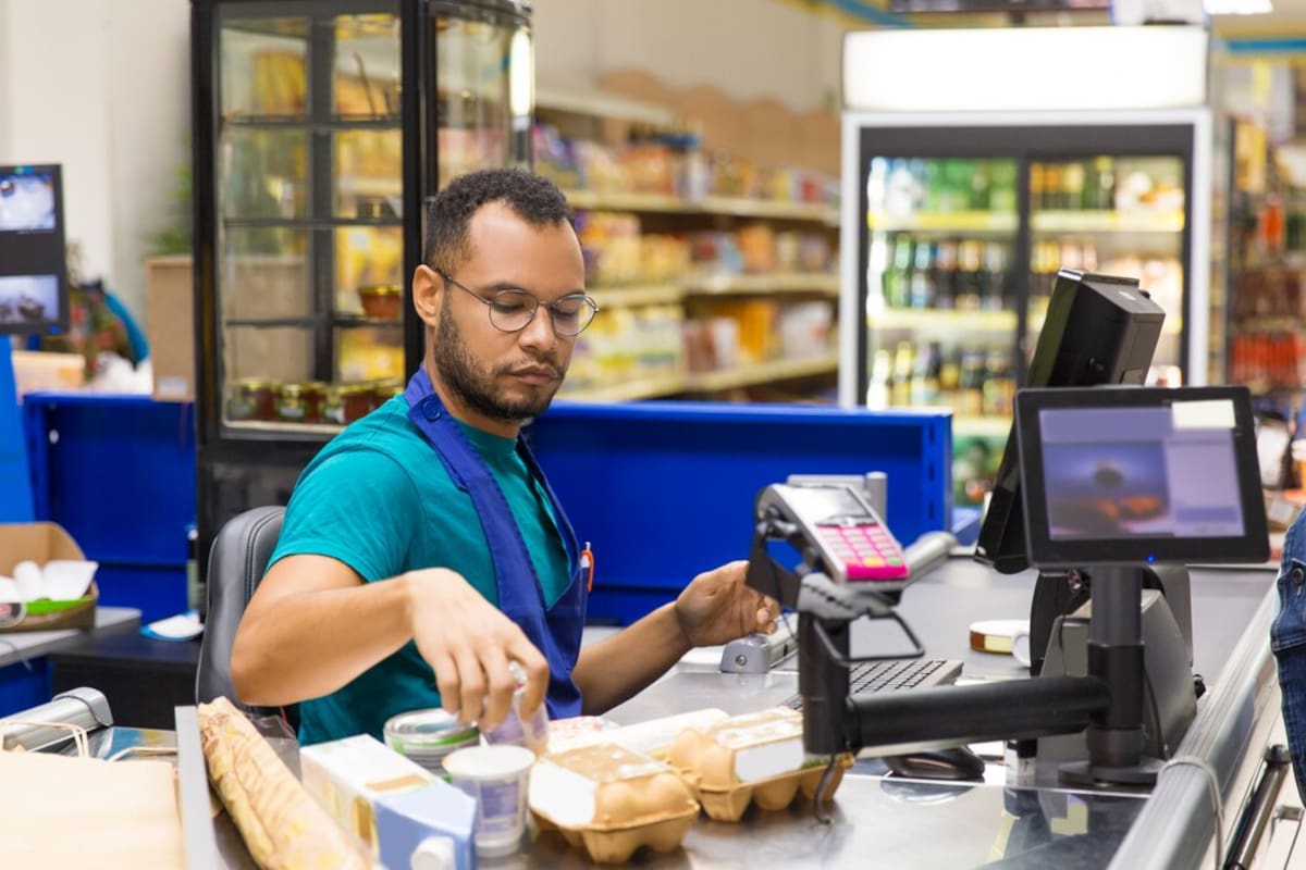 El lunes 28 no hay actividad comercial en el país