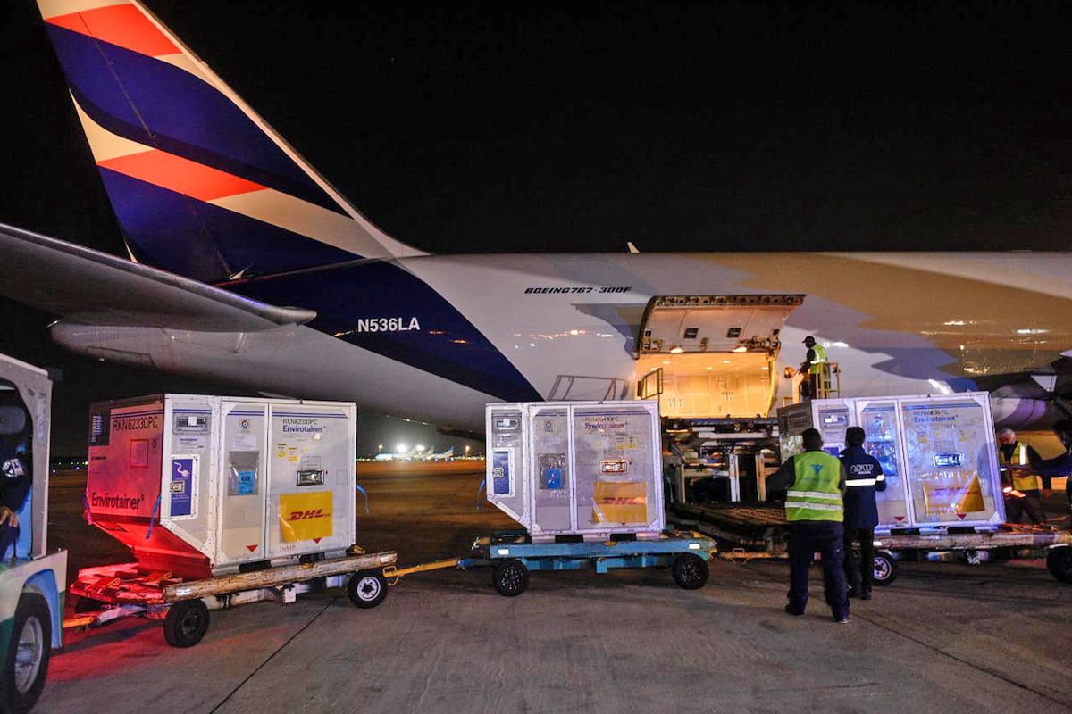 El lunes próximo llegarán 2.148.600 de AstraZeneca contra el Covid-19 y Argentina superará los 17.5 millones de dosis