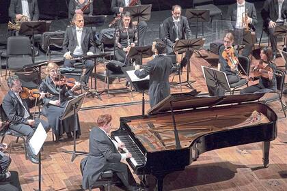 El maestro Gelber en acción: desplegó un Mozart a su medida