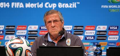 El maestro Tabárez con bronca por la sanción a Luis Suárez