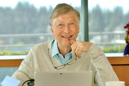 El magnate Bill Gates reconoció que se siente "desproporcionadamente recompensado" por su trabajo e incursionó en el ajedrez