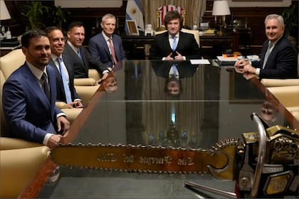 El magnate tecnológico Peter Thiel mantuvo reuniones con el presidente Milei en la Casa Rosada tras su mudanza a la Argentina