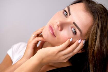 El magnesio ayuda a mantener la piel más sana y retrasa los signos de envejecimiento