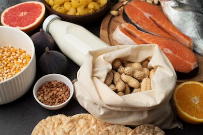 El magnesio se encuentra presente en gran cantidad de frutas, verduras, carnes, semillas y lácteos (imagen ilustrativa)