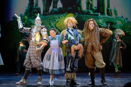 "El Mago de Oz" y una función especial organizada a beneficio del Teatro Nacional Cervantes