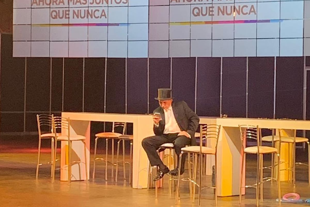 El Mago sin dientes se quedó solo en el búnker de Juntos por el cambio