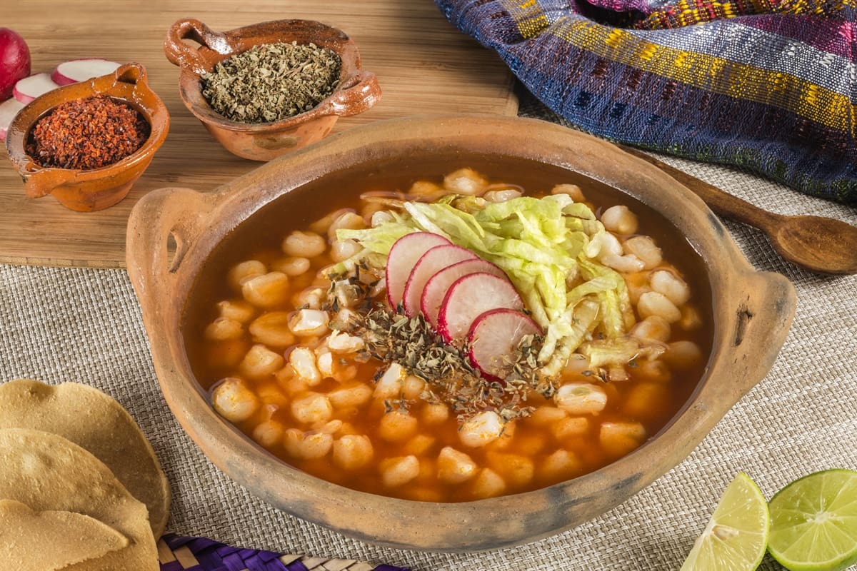 El maíz es uno de los ingredientes principales del pozole que se ha mantenido desde tiempos prehispánicos