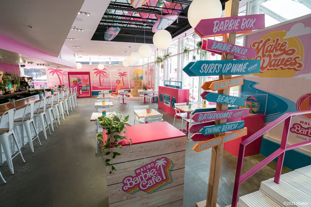 El Malibu Barbie Cafe, en Manhattan, recrea a la perfección el mundo rosado de la popular muñeca; se lo podrá visitar en Nueva York hasta septiembre de 2023