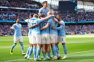 El Manchester City tiene un pie en octavos de final de la Champions League y su objetivo es ganarla