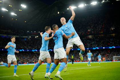 El Manchester City y el Real Madrid se vuelven a ver las caras en lo que será una final anticipada (Archivo)