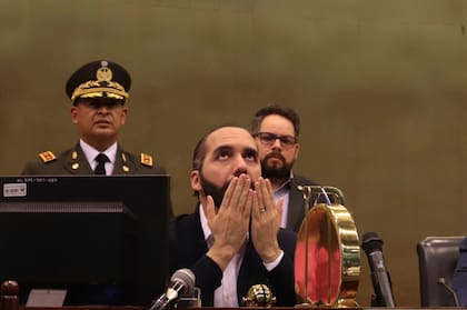 Bukele informó que van a existir "centros de contención" para los que no respeten la cuarentena