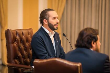 El mandatario salvadoreño indicó que la medida será por 30 días par que no se multipliquen exponencialmente los casos en el país, que hasta ahora son tres