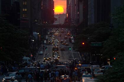 El Manhattanhenge es un fenómeno que ocurre dos veces al año y es cuando el sol se alínea con las calles de Manhattan