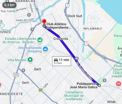 El mapa con la línea azul sobre la avenida Mitre que representa al fila que había hoy, domingo 7 de junio, al mediodía