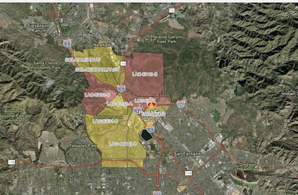 El mapa de evacuación de Hurst Fire, que amenaza comunidades cercanas a Whitney Canyon Park