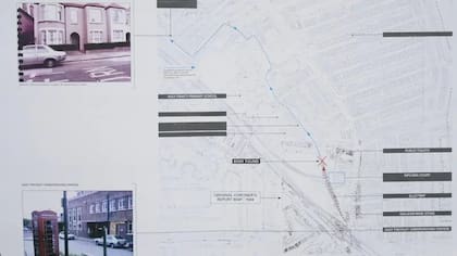 El mapa original del forense de 1984, anotado por la policía, marca el lugar donde se encontró el cuerpo de Anthony: en un callejón a pocos metros de la estación de East Finchley
