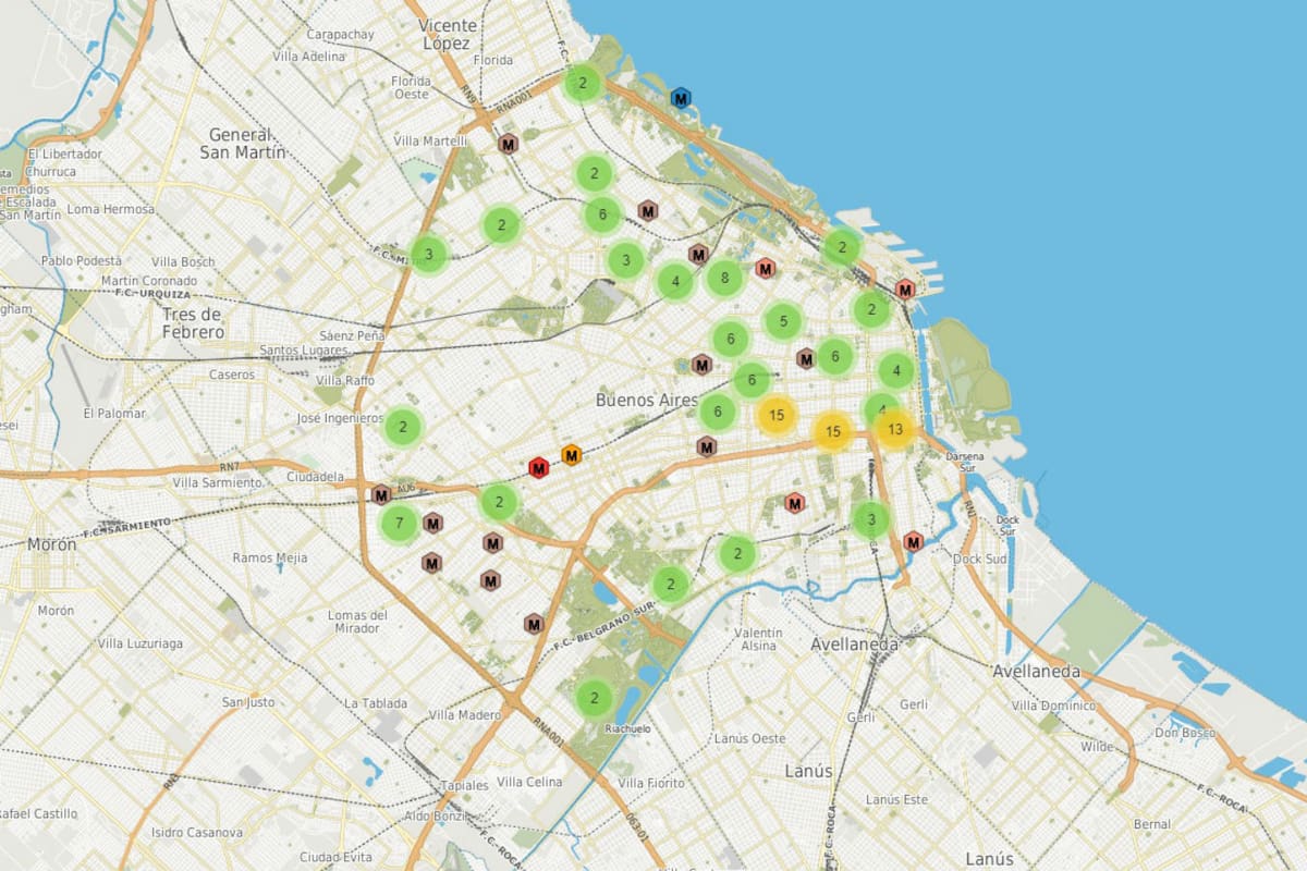 El mapa también localiza las plazas, monumentos y baldosas donde se registraron desapariciones de personas en la ciudad