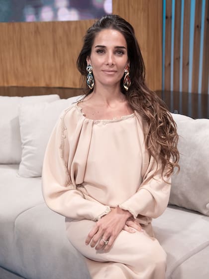 El maquillaje de Juana estuvo a cargo, como siempre, de Mauricio Catarain